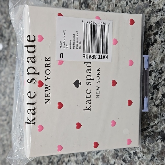 Kate Spade Madison Heart Studs Small Slim Card Case Powdered Sugar NIB - Picture 9 of 10